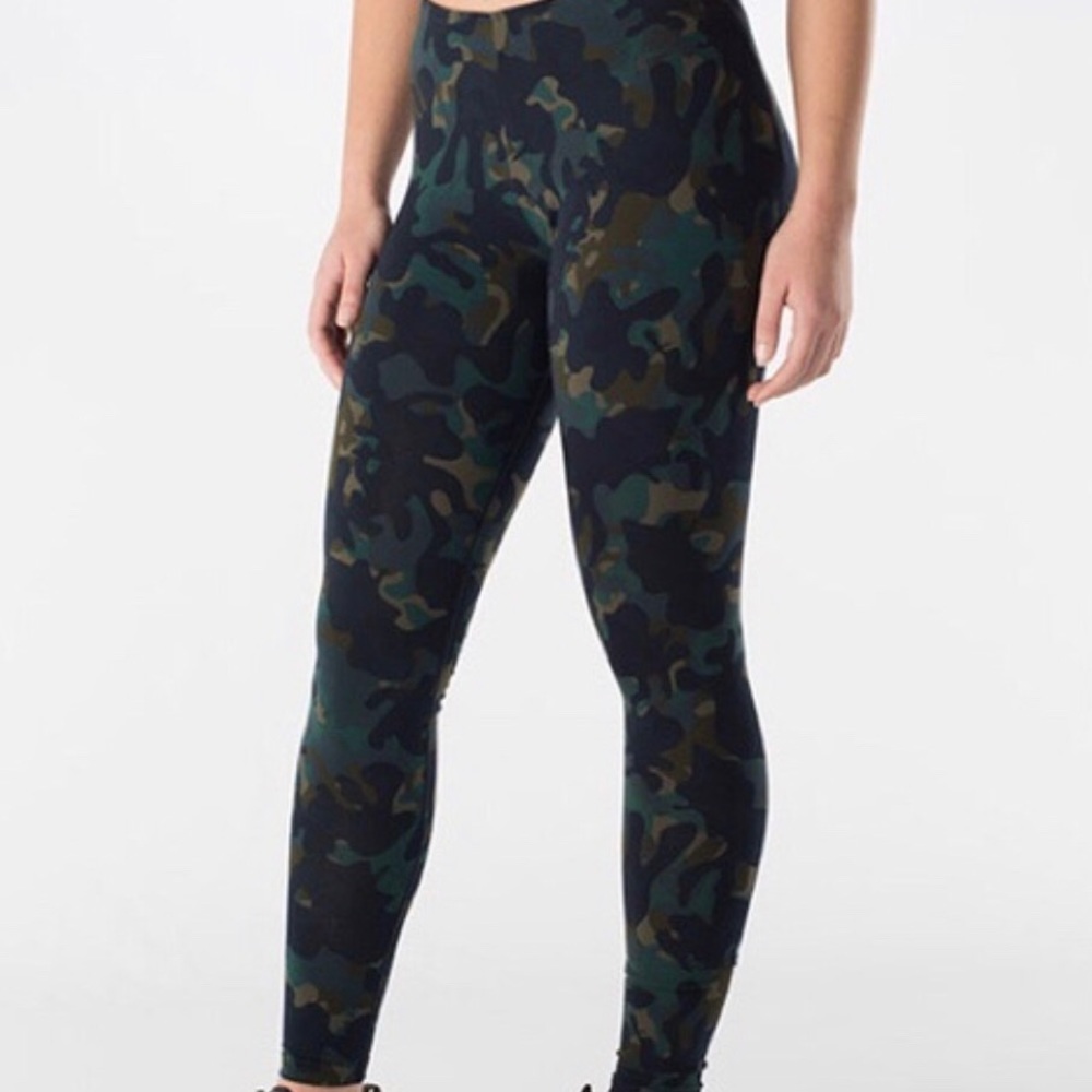 SOLD—-Nike Camo tights